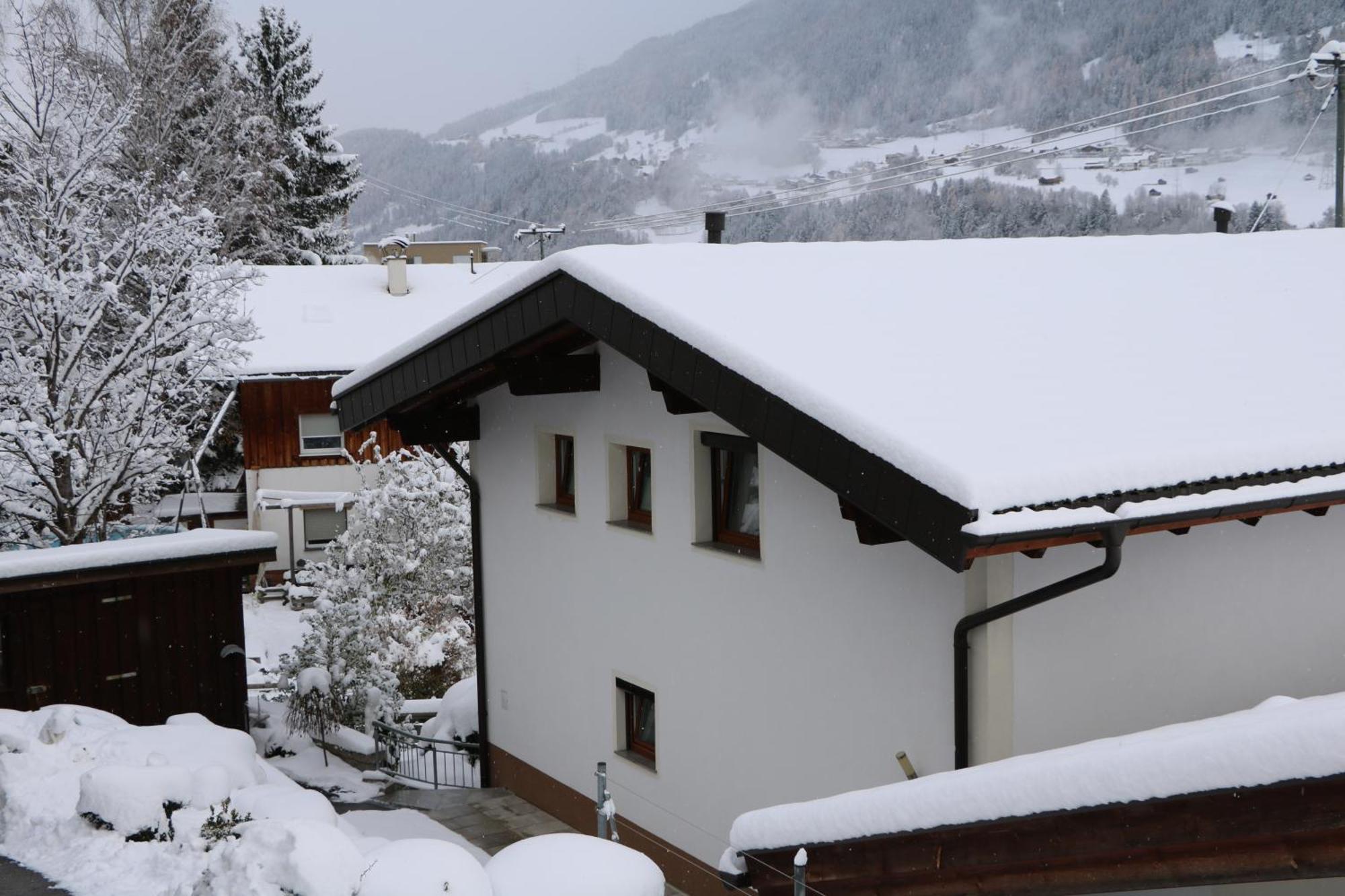 Ferienwohnung Raich Wenns Exterior photo